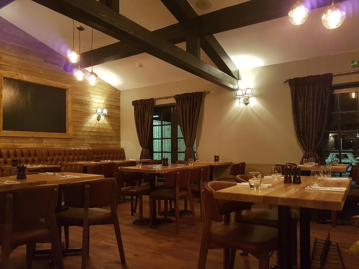 The Angel Inn Warminster Dış mekan fotoğraf